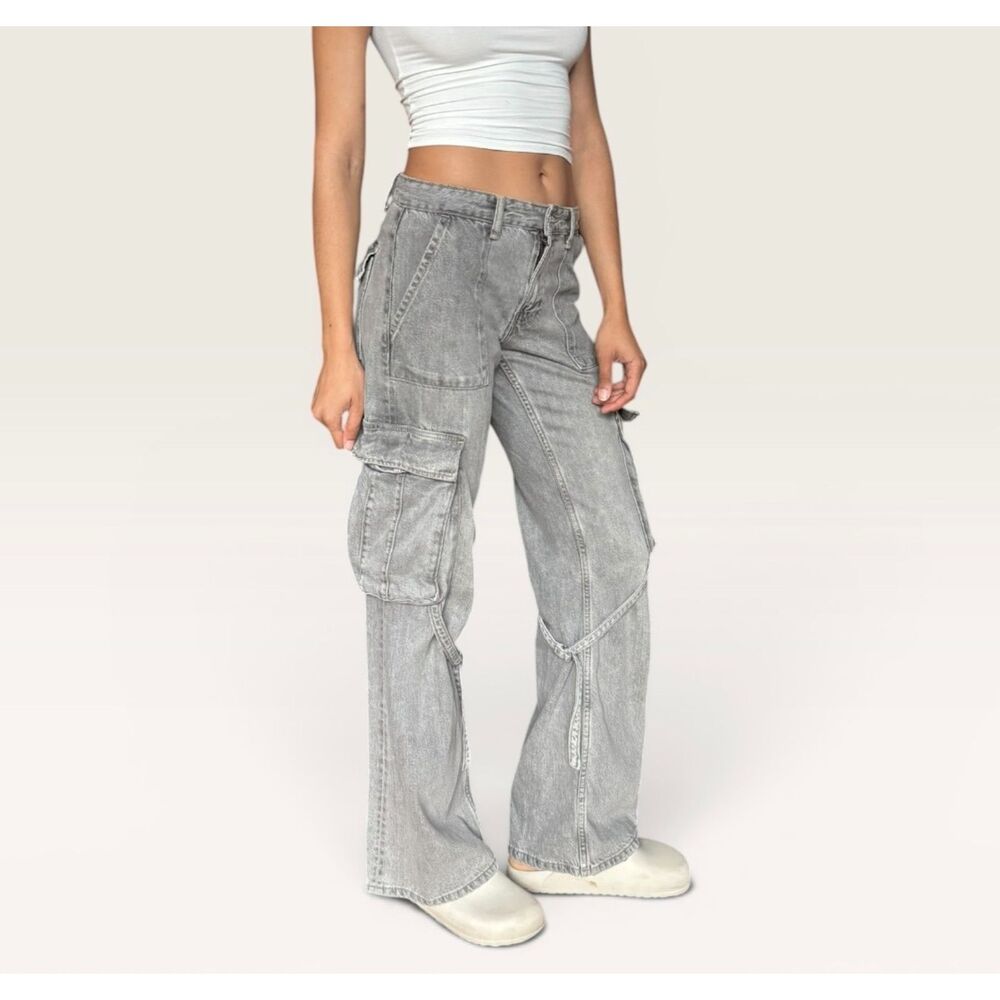 Zara Low-Rise Wide-Leg Washed Grey Cargo Jeans Size 2 Utility Pocket Y2K Baggy